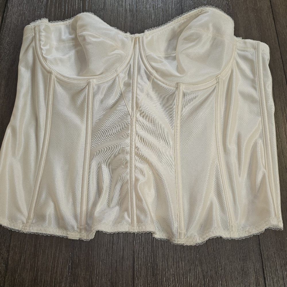 Dominique sz. 42C ivory corset bra